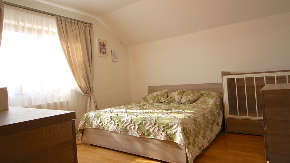 Casă / Vilă cu 5 camere de vânzare în zona Dumbravita - Poză 12