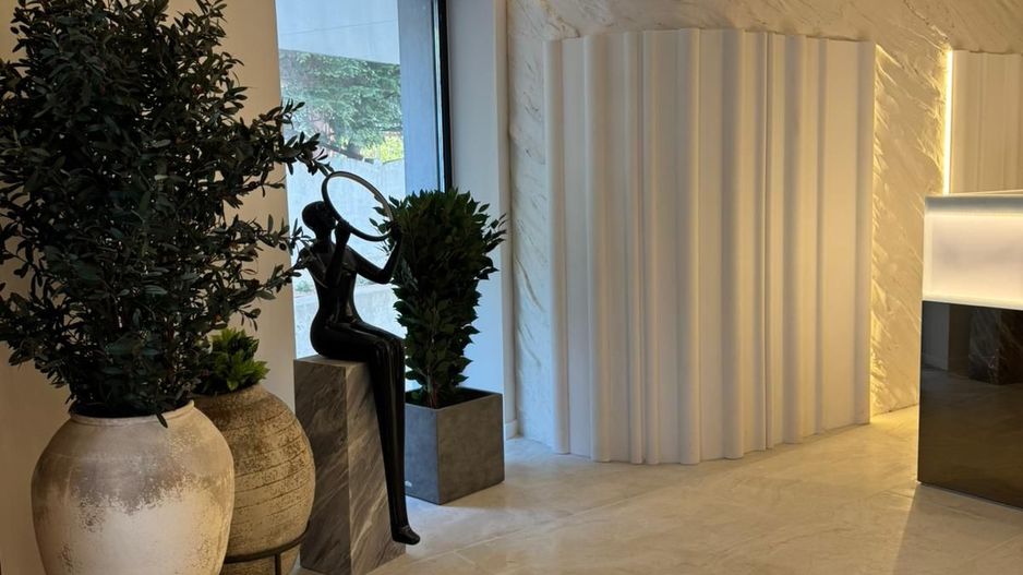 Terase amenajate cu plante! 4 camere lux , vedere piscina 142 mp utili - Poză 3