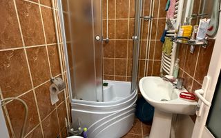 Garsonieră 24 mp - renovată, mobilată și utilată complet - Campina - Poză 9