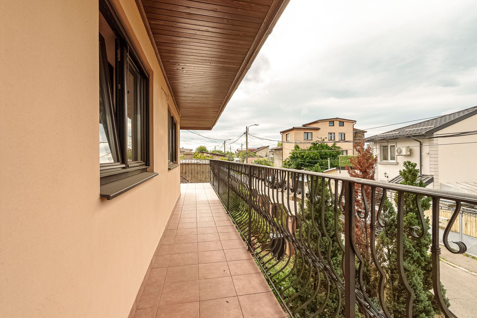 RAHOVA Salaj Vila 2007 S+P+1+M calitate superioara 370 mp - Poză 8