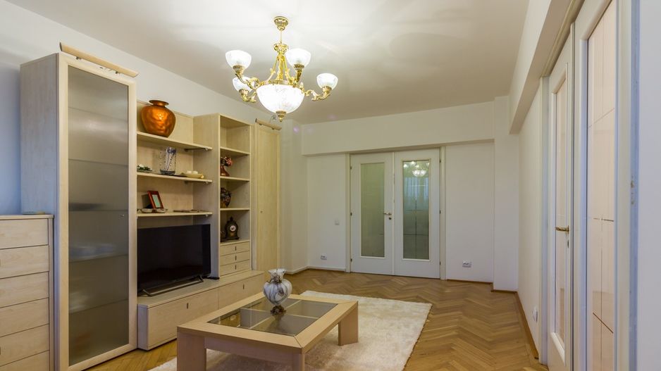 4 Camere de inchiriat, zona Libertății-vedere CASA POPORULUI - Poză 7