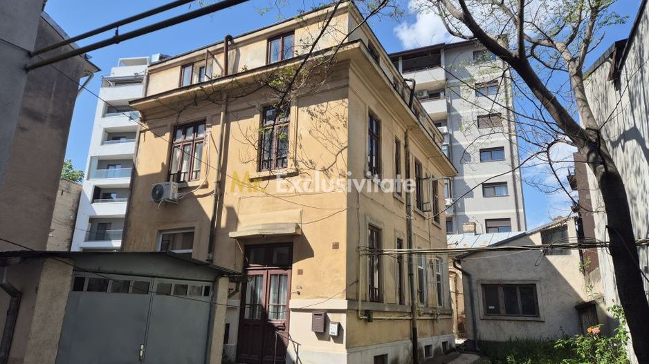 Apartament sic intr-un bloc vila interbelica - Poză 1