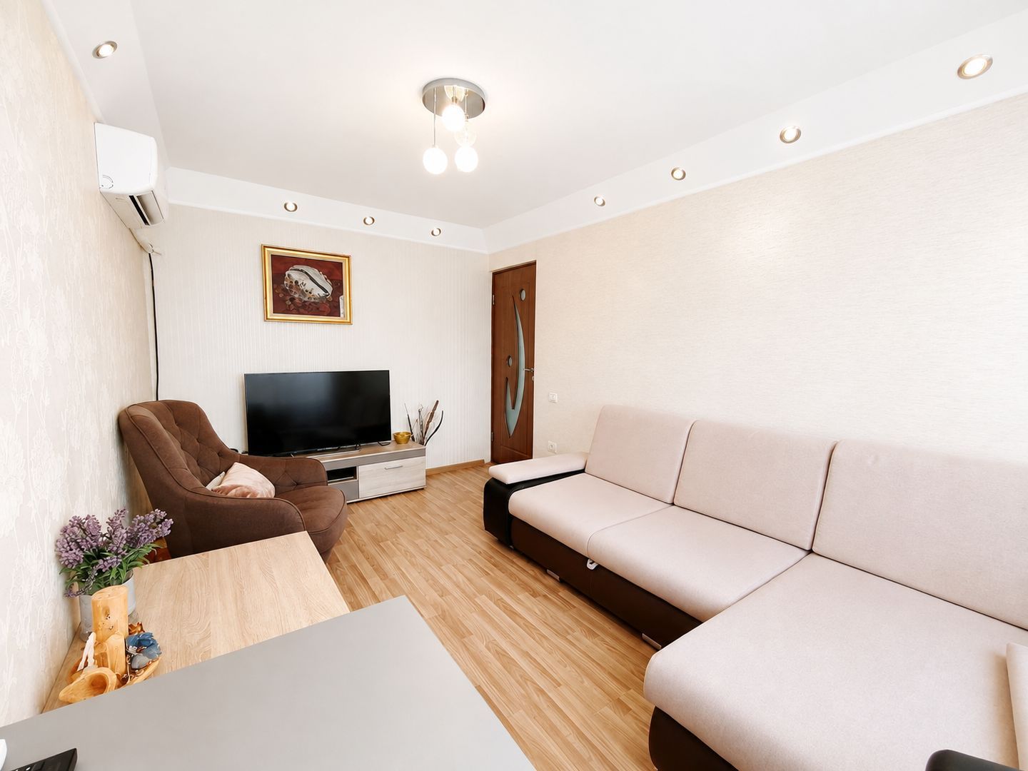 Apartament tineresc 2 camere, zona Intim, Kauflad - Poză 1