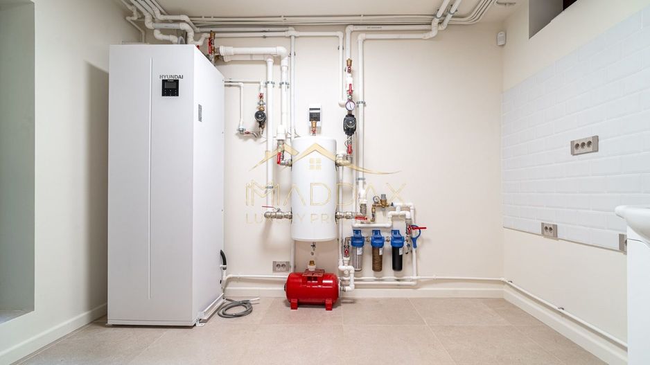 Vila Unica Noua cu 8 camere *300mp* /fotovoltaice si pompa cladura// Dorobanti - Poză 37