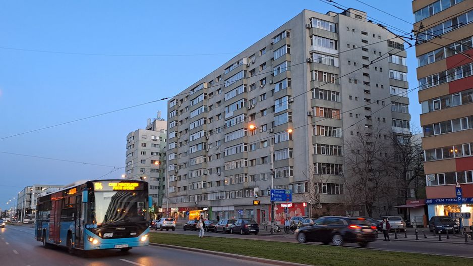 Pantelimon, Liceul Lucian Blaga, bloc reabilitat, fara risc seismic - Poză 1