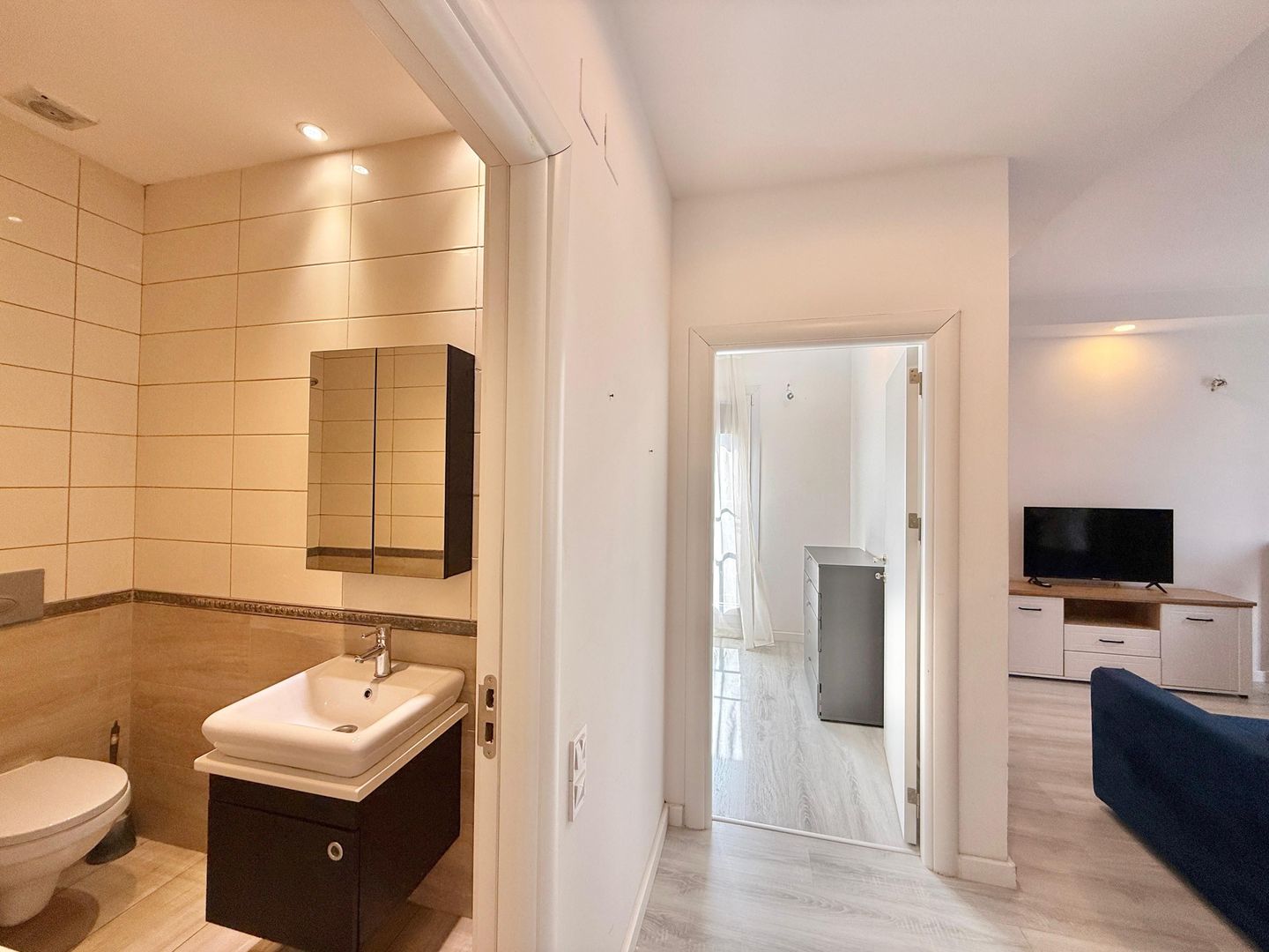 COSMOPOLIS - Apartament cu 2 camere tip studio, mobilat si utilat. - Poză 6
