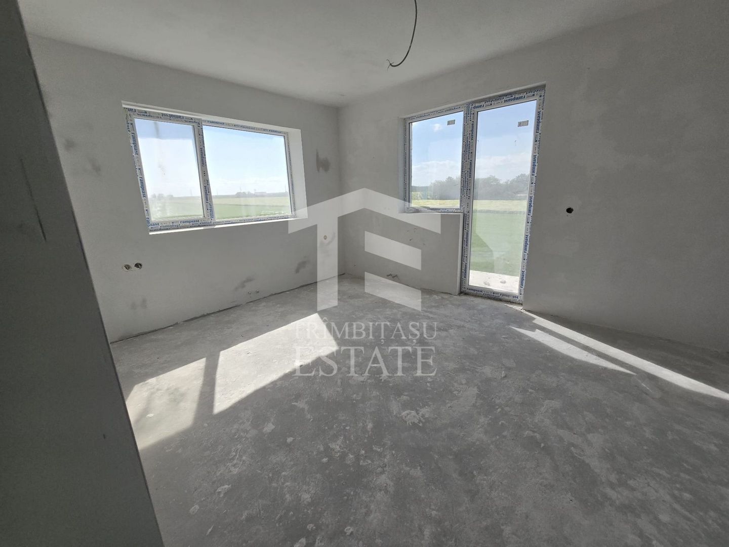 OVIDIU-POIANA- Vila tip duplex | terasa circulabila | gaz | curte - Poză 8