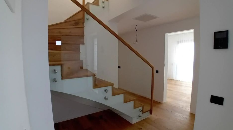 Apartament spatios 3 camere tip duplex I Zona Baneasa - Aerogarii - Poză 3