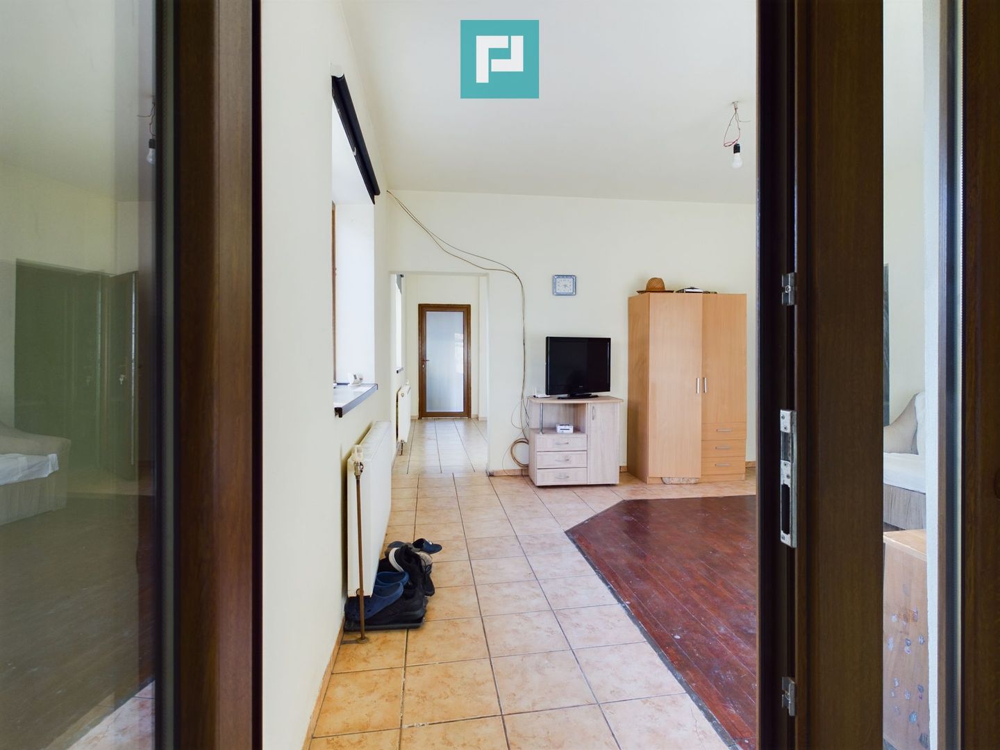 Casă cu 5 camere în Vladimirescu - Poză 17