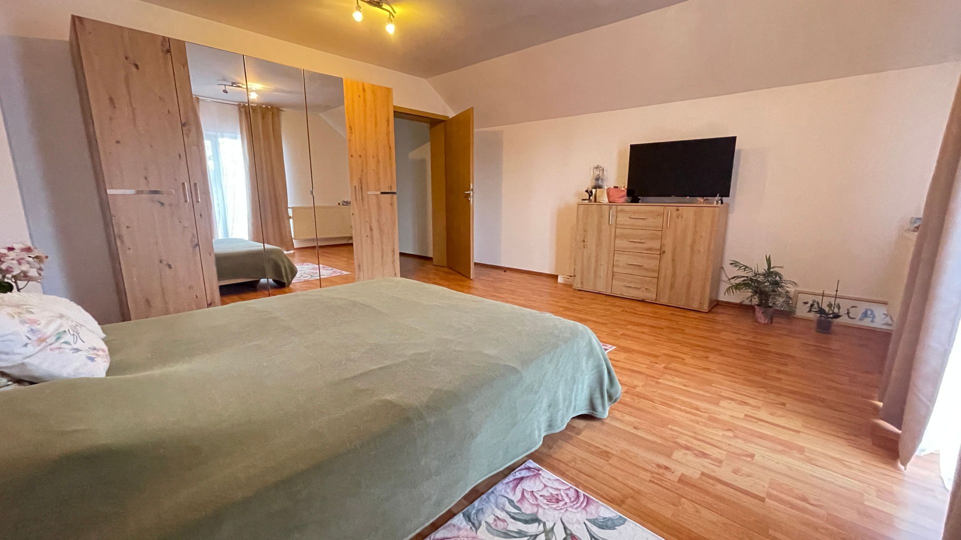 Casa individuala P+M,spatioasa in zona Mircea Cel Batran - Poză 16