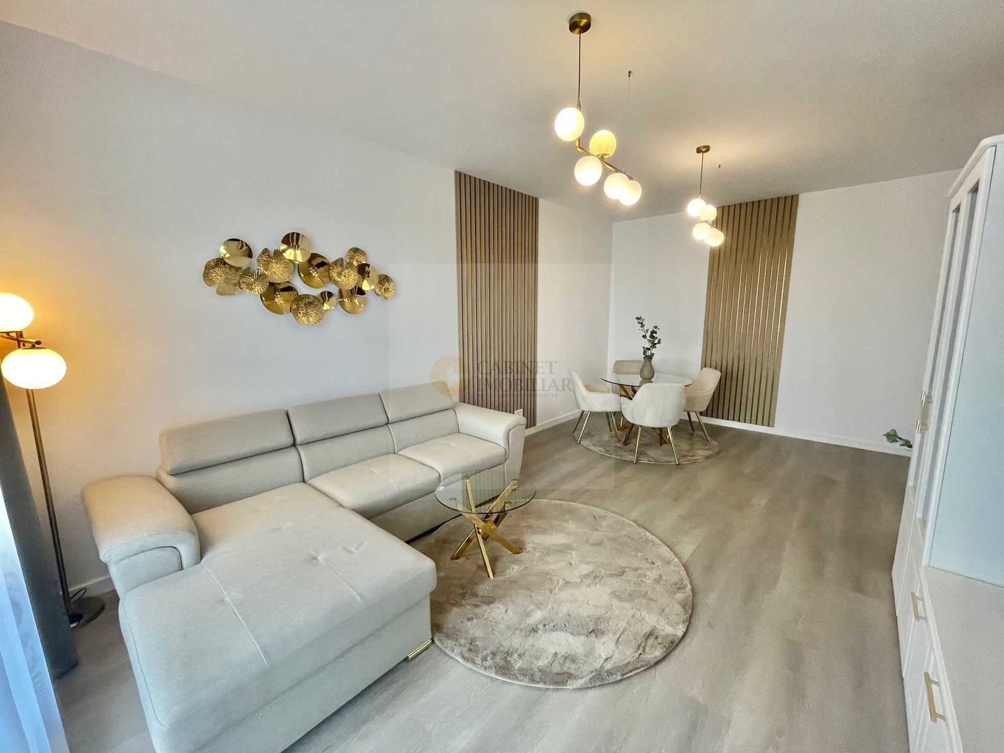 2 camere decomandat | Mobilat și utilat lux | Vedere panoramica - Poză 3