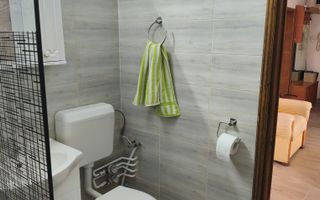 Apartament cu trei camere de vanzare, Piata Muncii, 231.000€ negociabil - Poză 9
