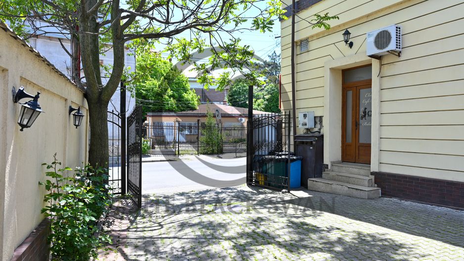 Hotel cu 16 camere de vanzare | Ultracentral, Ploiesti I Investitie - Poză 2