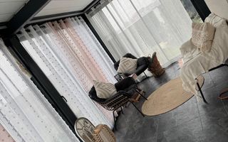 Vila modernă pe parter cu terasă închisă și pod pentru depozitare - Poză 2