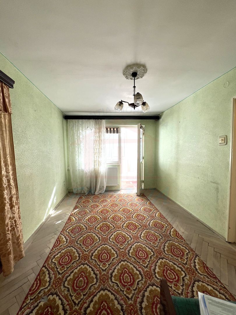 🏡 Apartament 2 camere, etaj 3, stradal – zonă excelentă Micro 40 - Poză 2