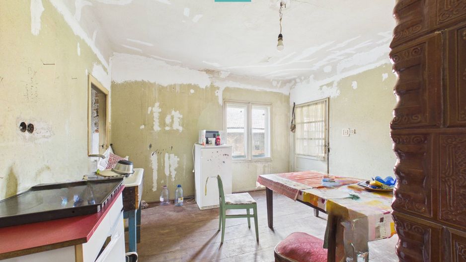 Casă cu teren de 1800 mp, în Buteni, Arad - Poză 11