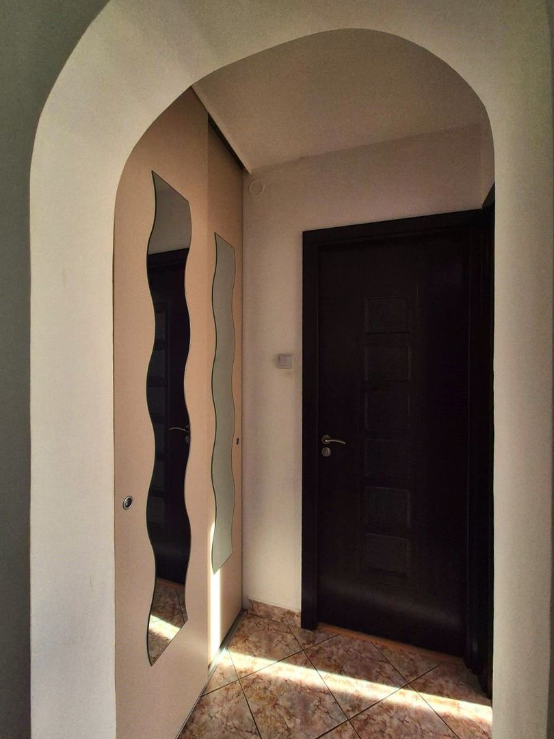 Ideal pentru un cuplu, apartament decomandat, însorit și foarte luminos. - Poză 10