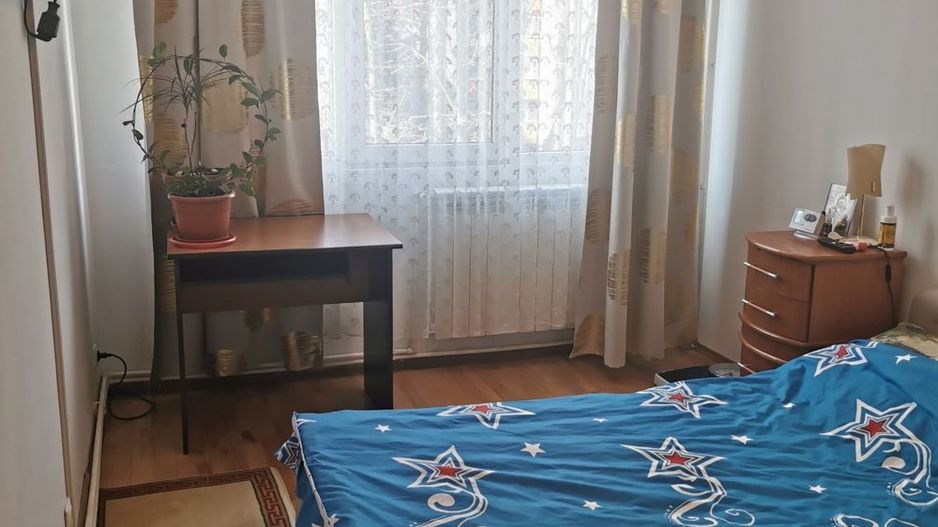 Proprietar , vand apartament , 4 camere cu centrala termica , boxa si loc parcare adp - Poză 10