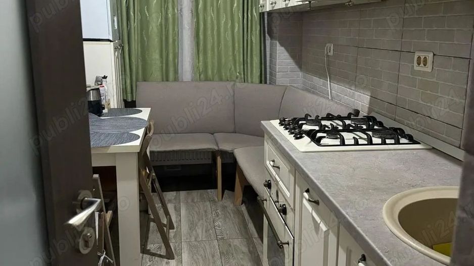 Apartament 3 camere | Etaj 1/10 | Zona Sala Polivalentă - Poză 1