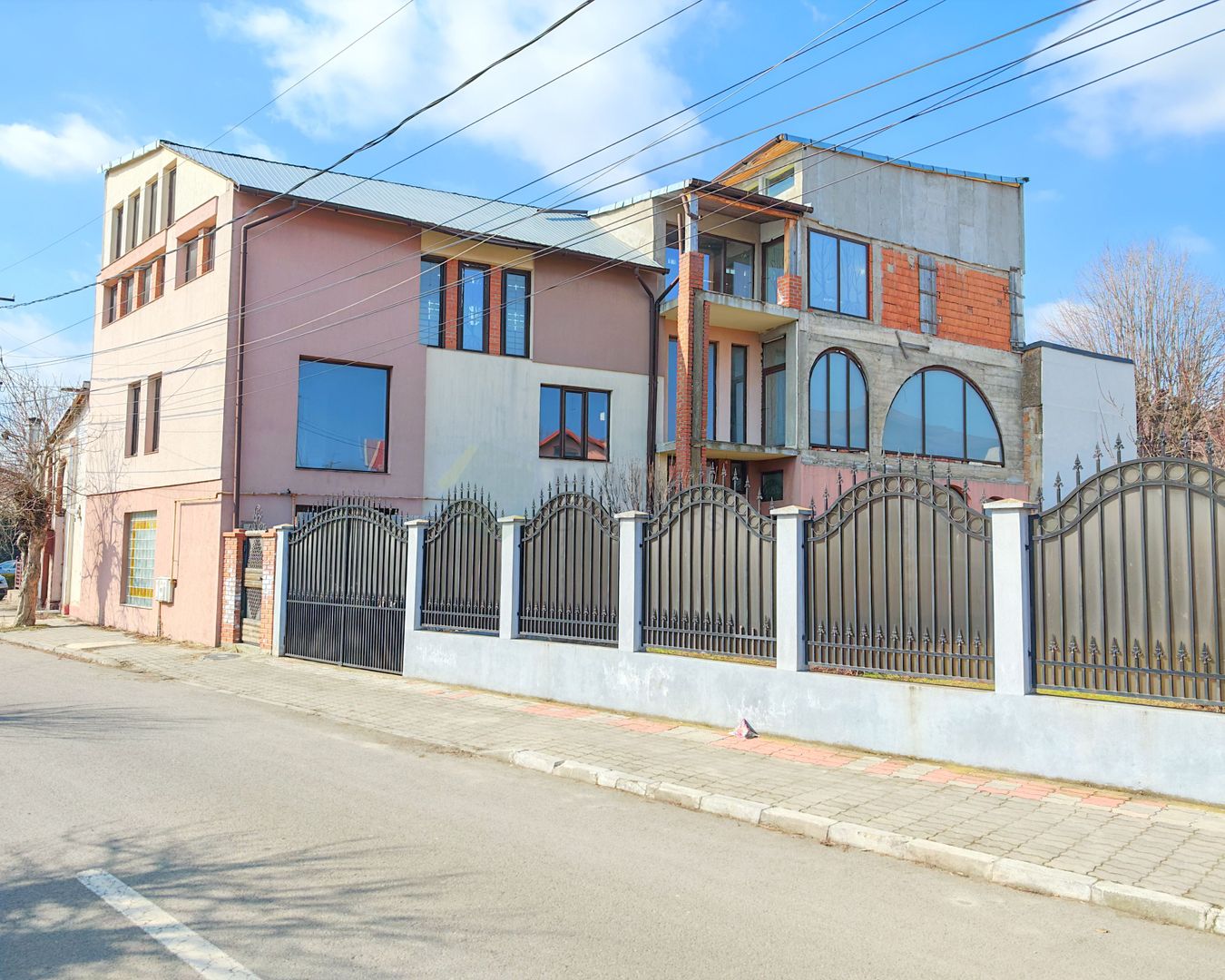 Oportunitate I în Centrul Târgoviștei: Clădire de 498 mp - Poză 3