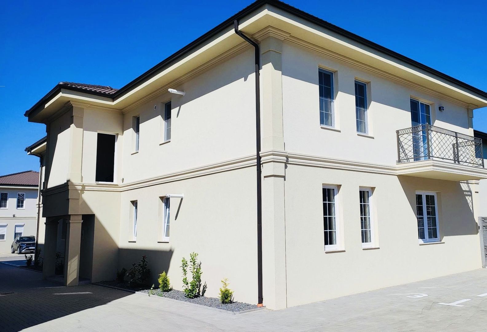 Giroc – Hotel IQ | 2 camere | Prima închiriere | Totul Nou | Parcare - Poză 1