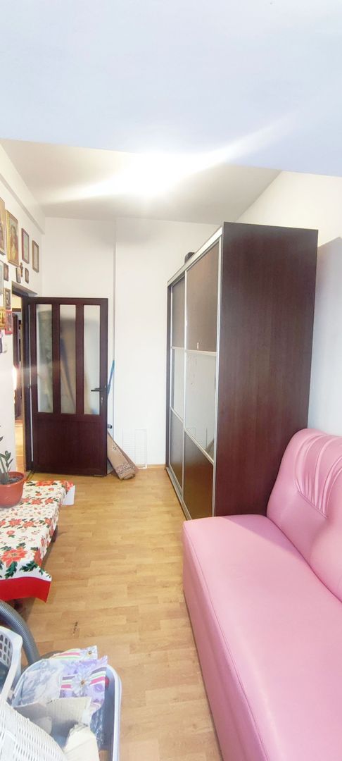 Apartament cu 3 camere in Craiter - Poză 2