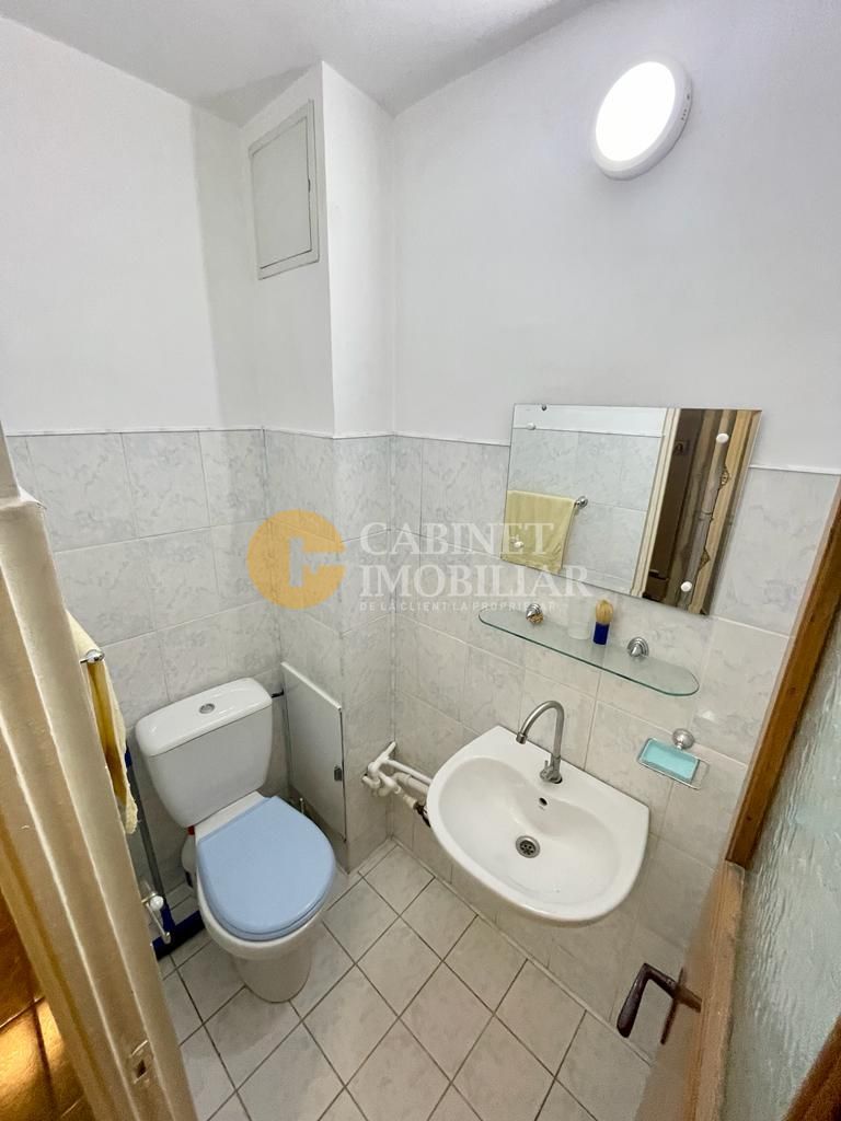 3 Camere Decomandat - Bloc dupa 80 - Etaj Intermediar - Podu Ros - Nicolina - Poză 7