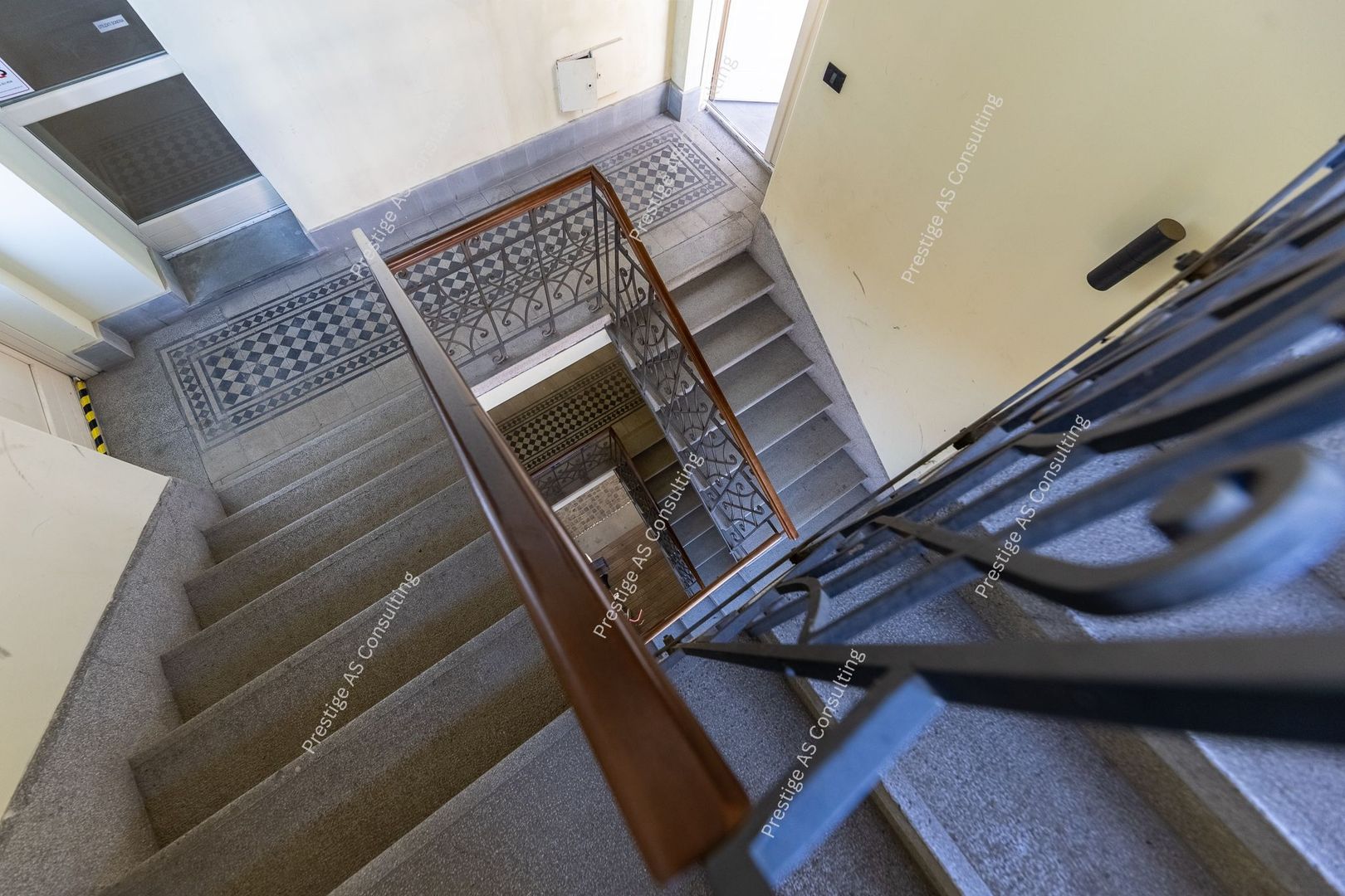 Cladire istorica integral inchiriata | 1.300 mp | colt de strada | Iosefin – TM - Poză 12