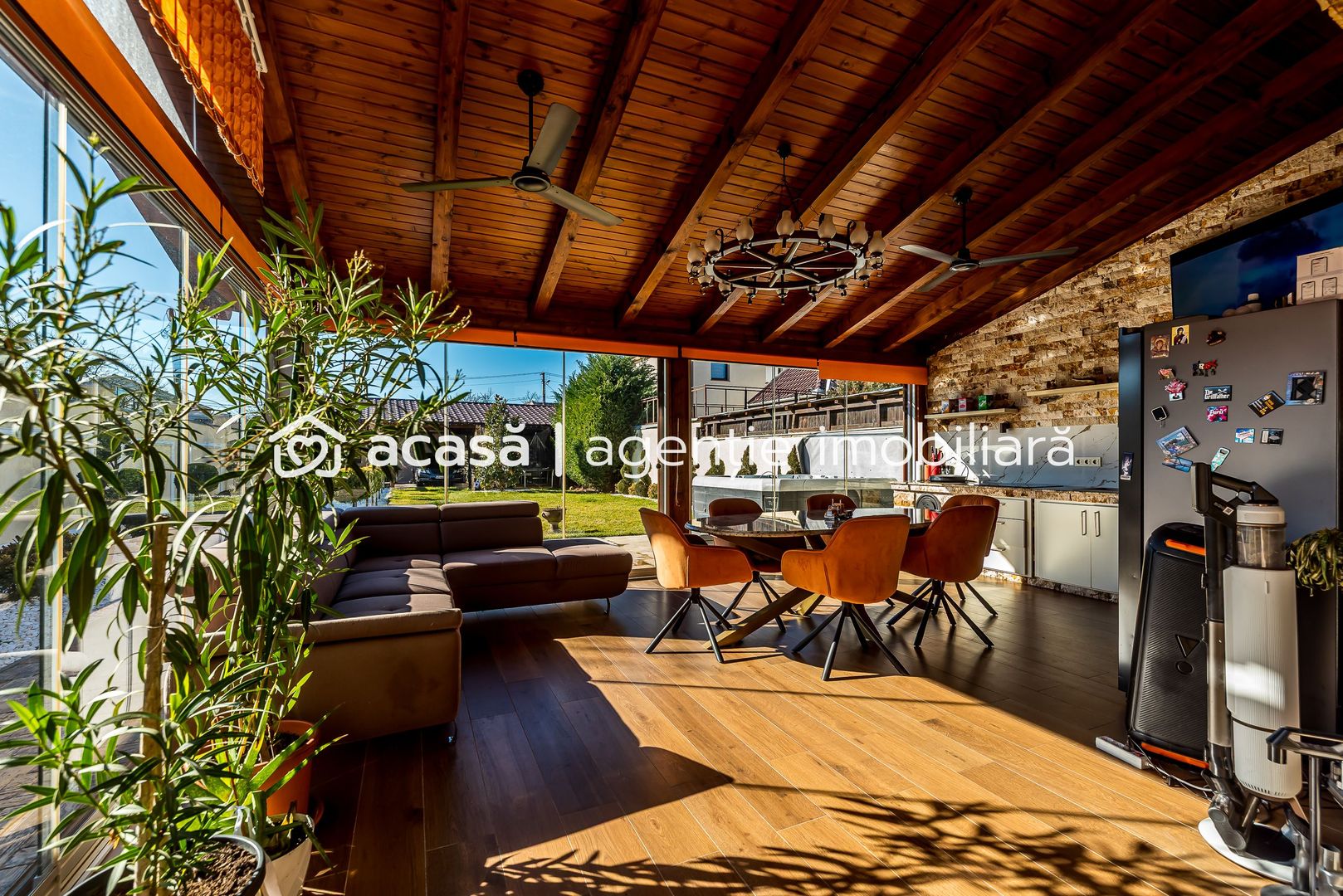 Casă SMART cu 5 camere, teren 720 mp, fotovoltaice 13 kW, Araduil Nou - Poză 1