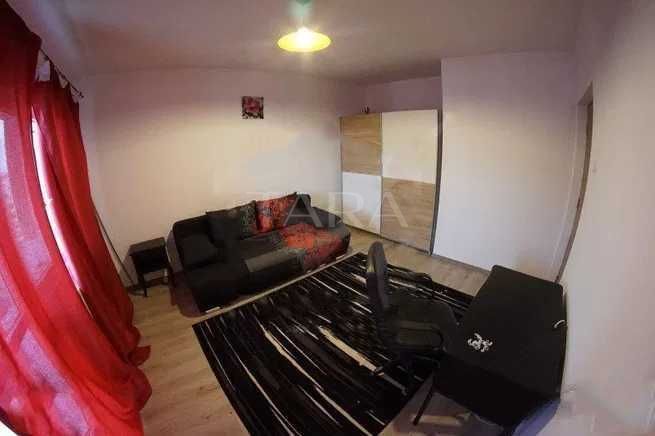 Apartament cu 3 camere Zona Centrala - Poză 4