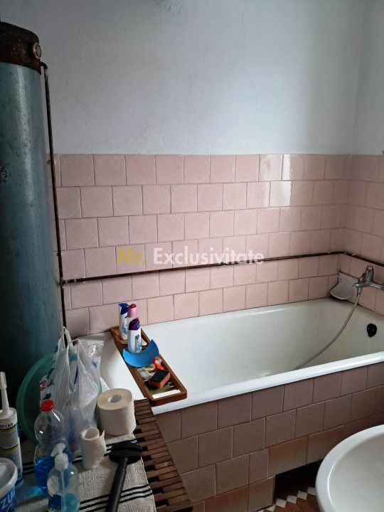 Casa cu teren la Polovragi - Poză 10