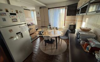 Apartament 3 camere, etaj 1, Str. Miorita - Poză 3