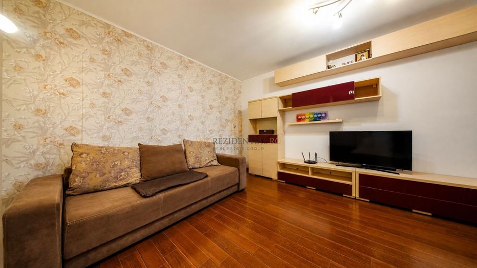 Apartament 3 camere, complet mobilat, decomandat, etaj intermediar - Poză 6