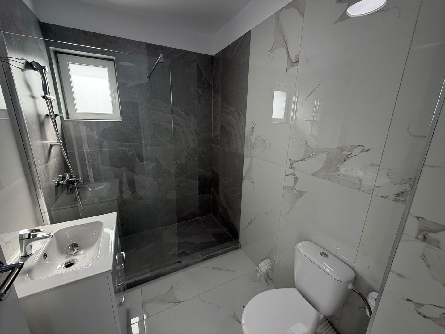 AP. 3 CAMERE- PRIMA INCHIRIERE, PARCARE INCLUSA, CENTRALA PROPRIE - Poză 8