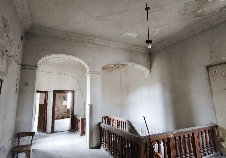 Casă cu farmec istoric în zonă protejată Rosetti, ideală pentru restaurare - Poză 18