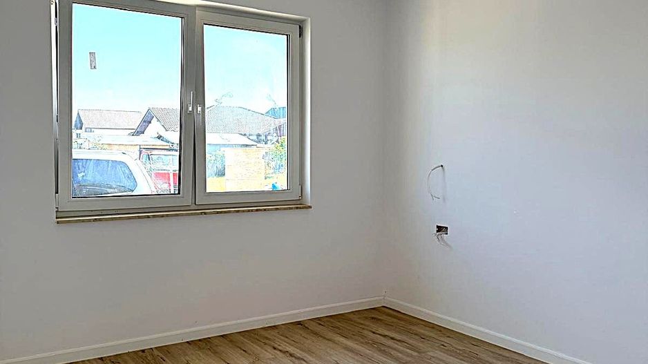 Casa de vanzare pe un singur nivel zona ORIZONT pret 220 negociabil - Poză 12
