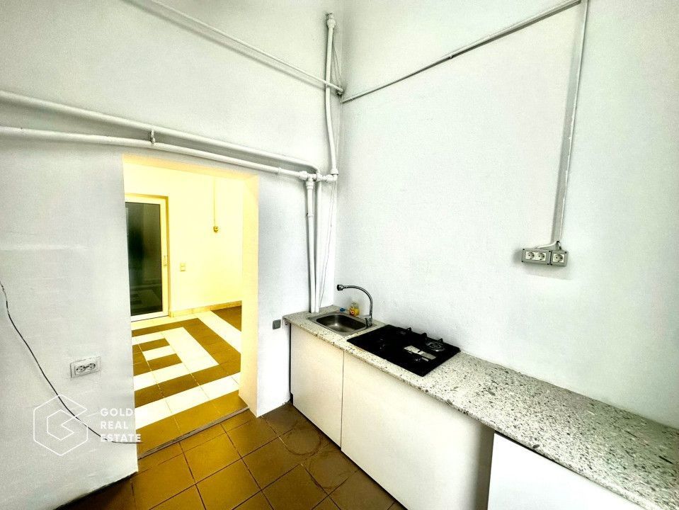 Oportunitate! Spatiu comercial situat in inima orasului, 3 camere, acces stradal - Poză 4