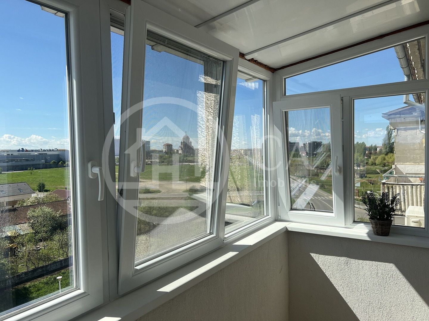 Apartament cu 3 camere de inchiriat in zona Lotus Center Oradea - Poză 3