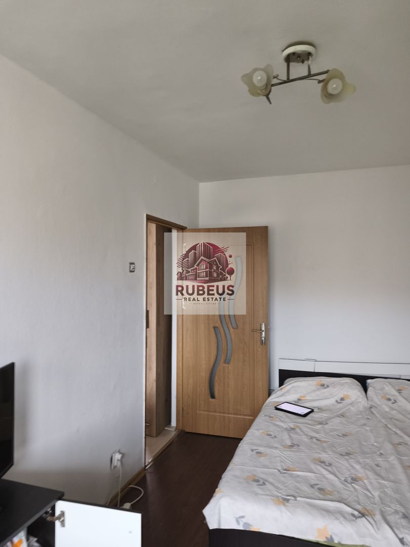 Mic la întreținere, bun la randament: apartament în Orșova - Poză 13