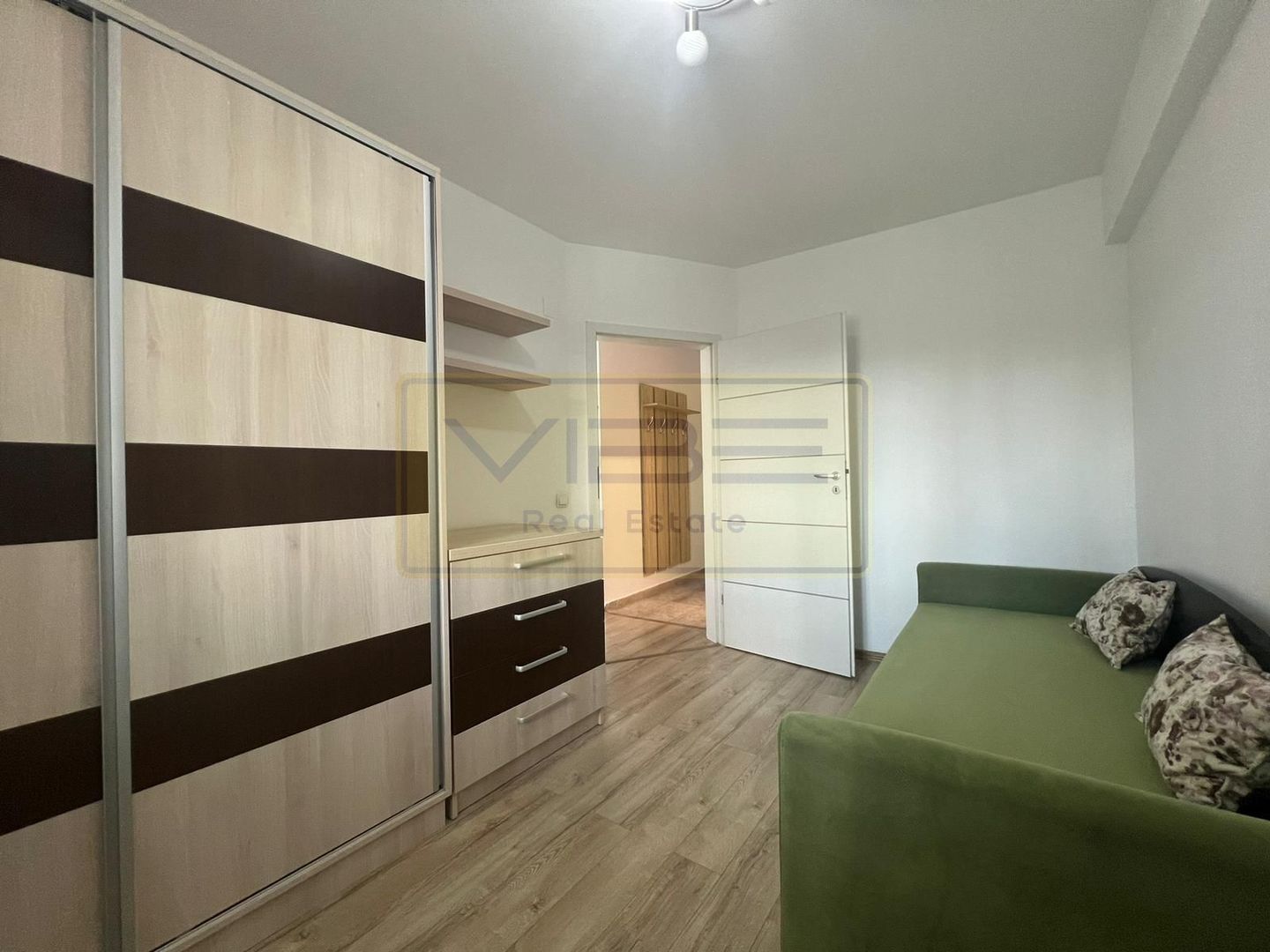 Apartament modern 2 dormitoare+living Nicolina T.Neculai - Poză 12