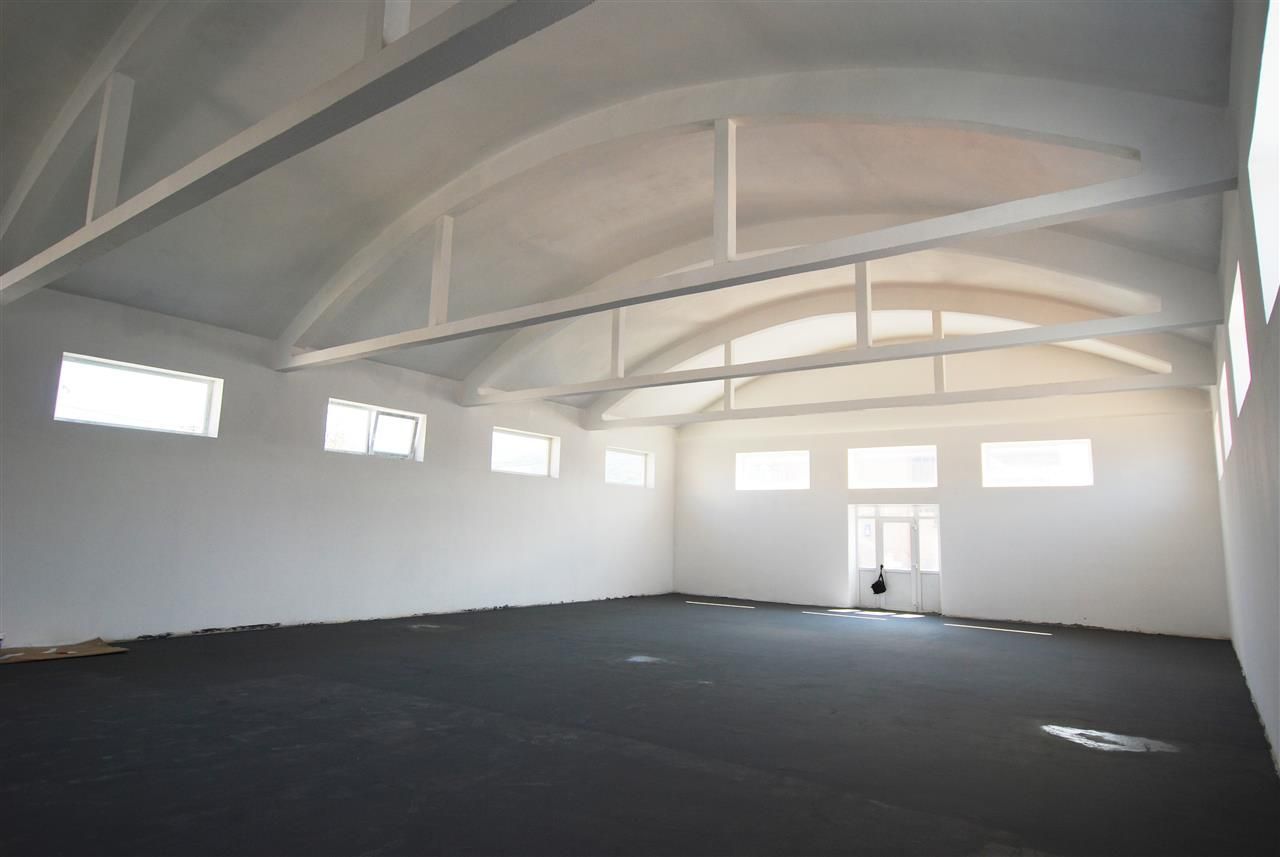 Spatiu: comercial, showroom, productie de inchiriat in Bartolomeu - Poză 12