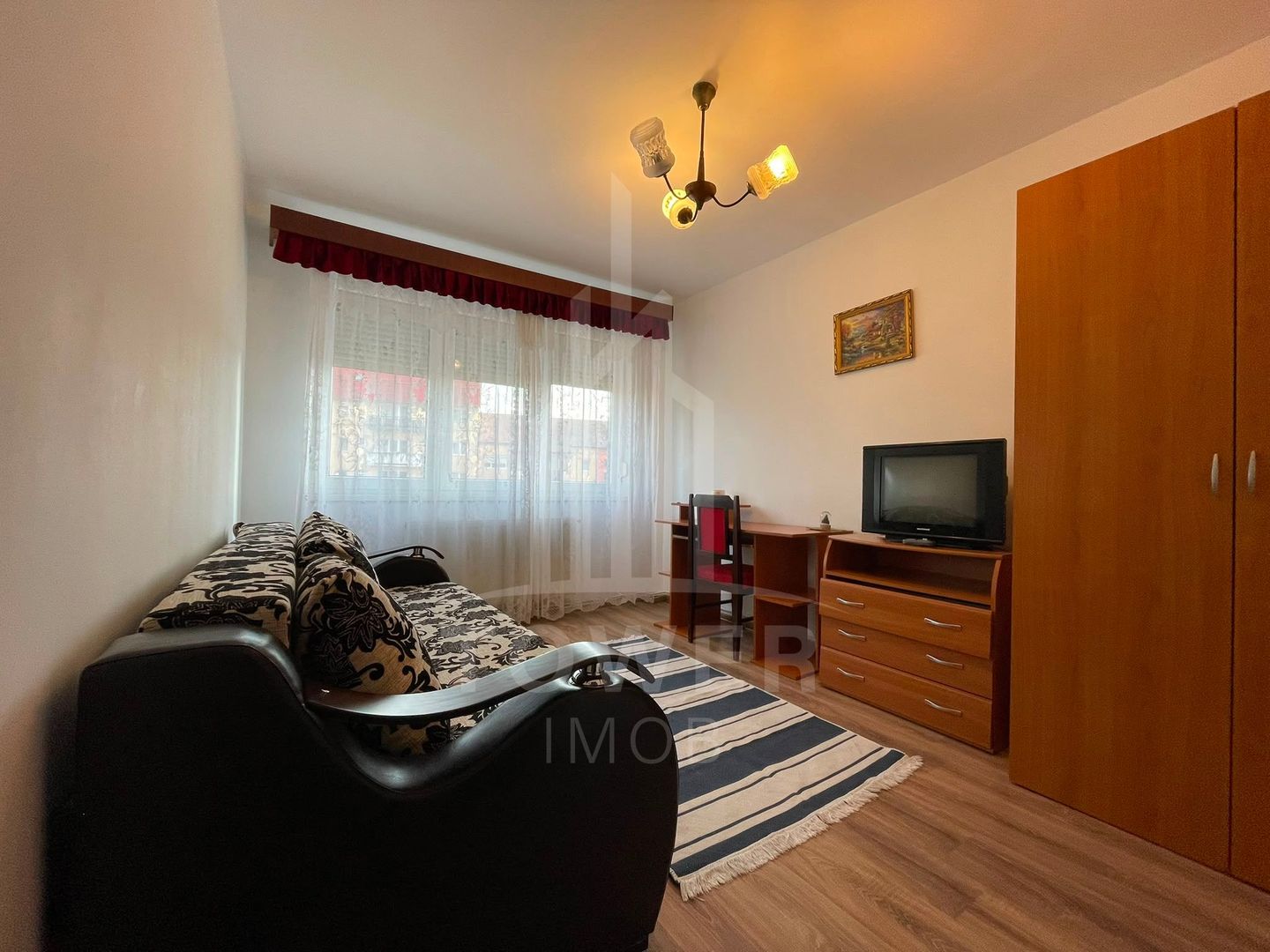 Apartament de închiriat, 2 camere, Mihai Viteazul - Poză 1