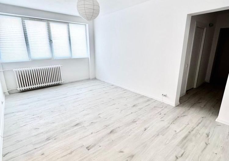 Vanzare apartament 3 camere titan aproape de metrou - Poză 1