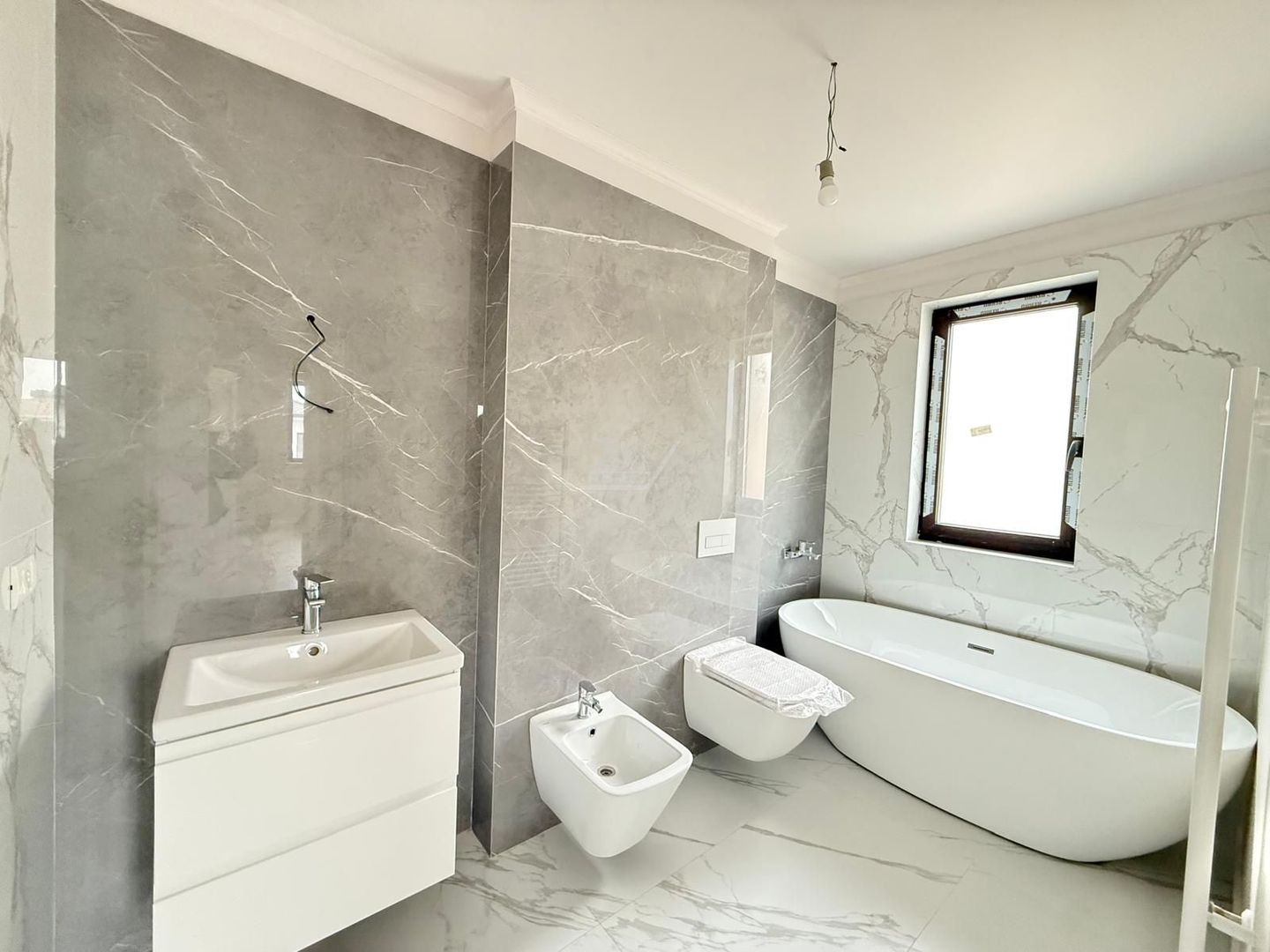 COMISION 0! 4 dormitoare, 3 bai. Toate utilitatile. Finisaje premium. - Poză 17