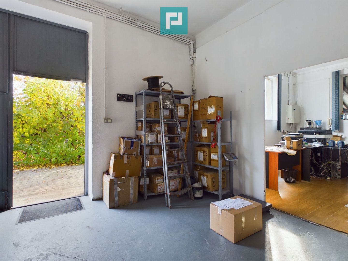 Clădire cu destinație comercială în Grădiște - Poză 12