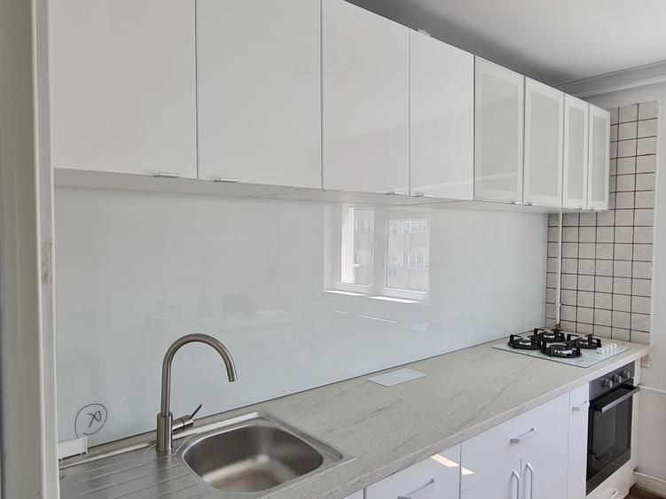 Vanzare Apartament 2 Camere Mall Vitan - Metrou Mihai Bravu - Poză 1