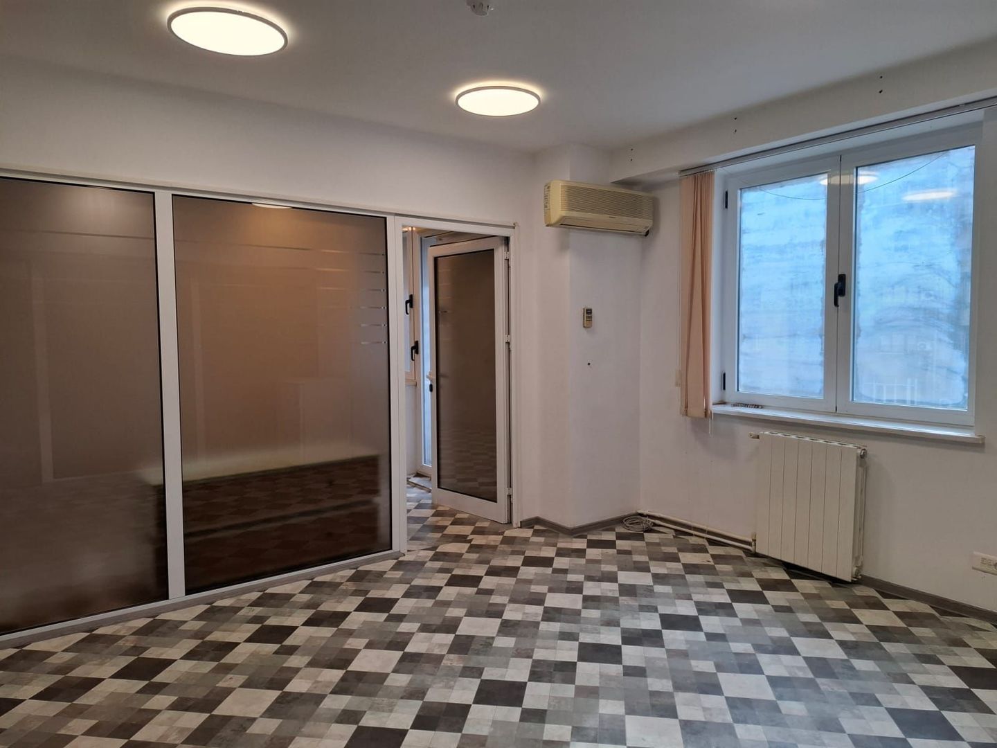 URGENT!,  IMOBIL BIROURI, STRADAL, RANDAMENT MINIM 8%/an, NEGOCIABIL - Poză 1