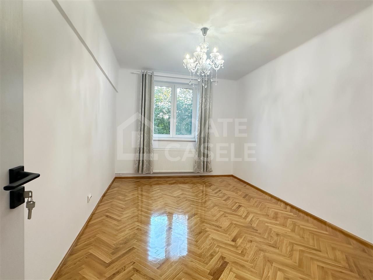Apartament cu 2 camere, finisat modern, gradina, zona N. Titulescu - Poză 4