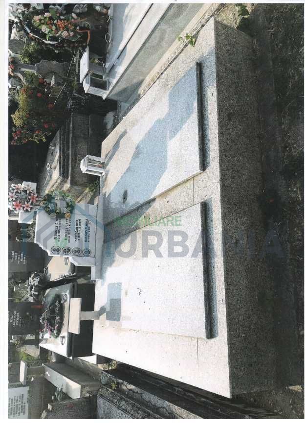 Vânzare două locuri de veci în Cimitirul Central Bacău - Poză 1