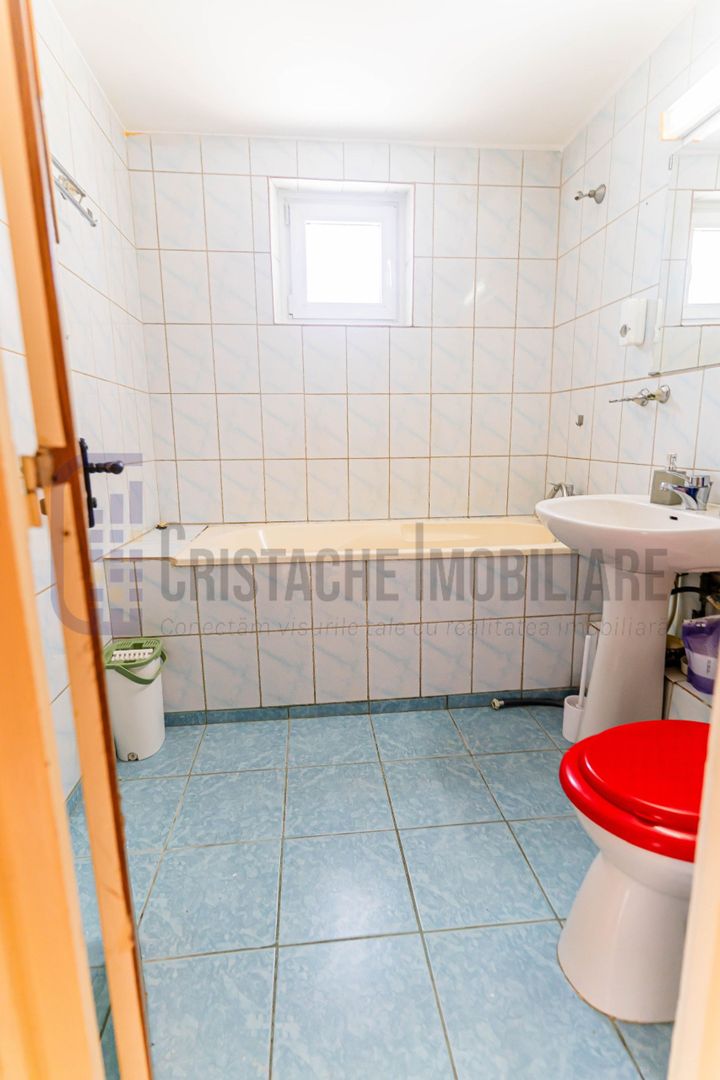 Fără comision! Apartament decomandat, 3 camere, an 1985, etj. 5, bloc anvelopat - Poză 3